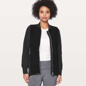 Lululemon Stand Out Sherpa Jacket in Black Size 2 W4AKOS
